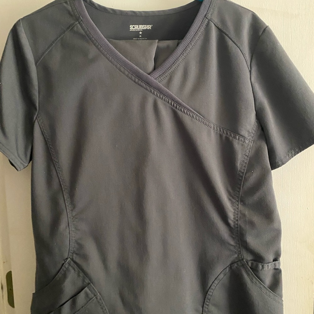 Gray Scrub Star medium scrub set
